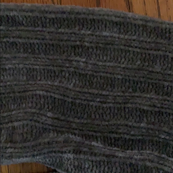 SO GSJC KNIT TURTLE NECK SWEATER (SIZE M) - Picture 4 of 4